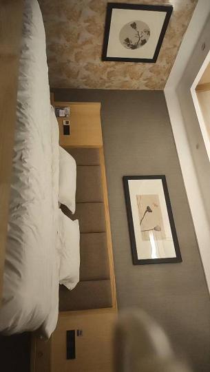 探花大合集2022-5-17锤子丶探花网红脸小姐姐，苗条身材，舔硬扶着JB骑乘，双腿肩上扛猛