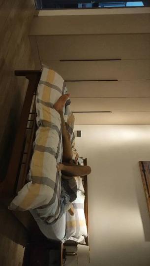 探花大合集2022-5-22锤子丶探花牛仔短裤漂亮妹子，一脸呆萌肉感美腿，抓著大屌深喉