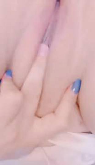 挑战全网最馒头的B~19岁女孩江苏少女白虎一线天超大奶6.avi