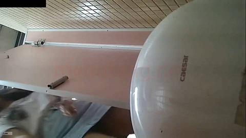 TW大学社团偷拍5位漂亮的女生卫生间里换衣服尿尿TW大学社团偷拍5位漂亮的女生1.邱湘庭