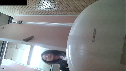 TW大学社团偷拍5位漂亮的女生卫生间里换衣服尿尿TW大学社团偷拍5位漂亮的女生4.邵毓荃