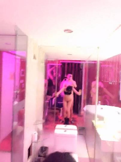 《高端重磅泄密》露脸才是王道！极品颜值拜金小姐姐王媛媛表面高不可攀私下极度反差被金主各种露脸玩弄啪啪高清2