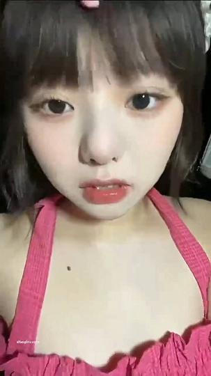 不知名大学生反差婊视频福利流出7_new