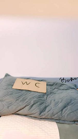 福利姬级别身材19岁宝贝不露脸但是大长腿小穴超级粉嫩淫语诱惑喷水大秀19岁宝贝_converted