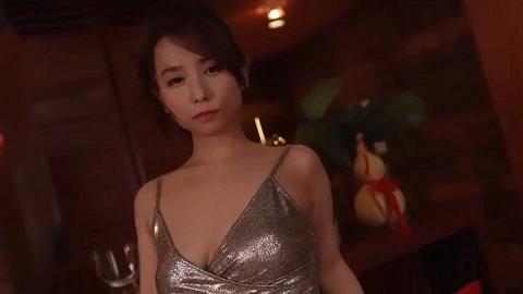 國產AV劇情黃瓜招待所老板娘親自接待男翻譯到酒吧瘋狂嗨國語中字日系素人主演