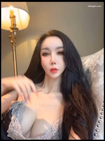 网红脸骚鸡陈怡曼~真的骚！最新挑逗勾引福利视频cym11