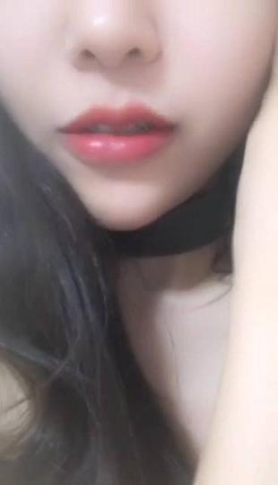 这么可爱的小姐姐发开那个玩具冲我来