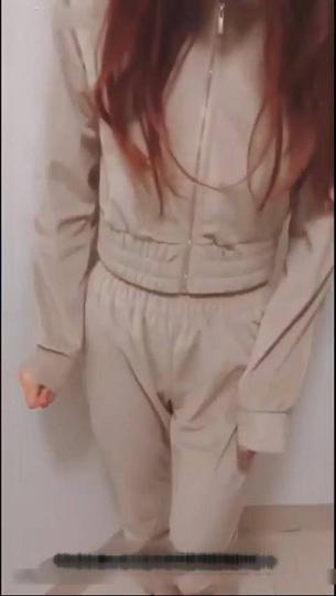 淫荡的鹿少女勾引司机车内无套输出白虎穴