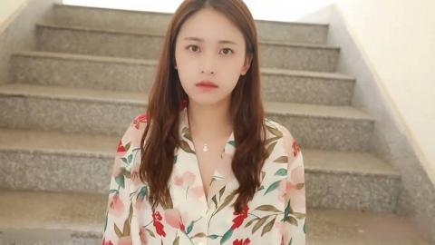 气质清纯学妹肉丝长腿~脱给你看