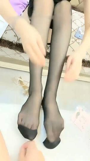 黄发黑丝美女为我口交 然后看着她自慰 干了一炮