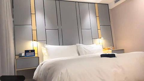 长发气质美女 价格贵是贵了点 但是值得