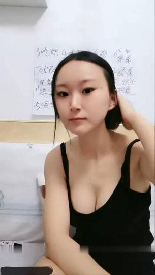 美女与男友在家玩得花样百出