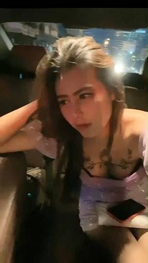 纹身小姐姐从泳池干到房间里 自身气质拿捏的十分到位