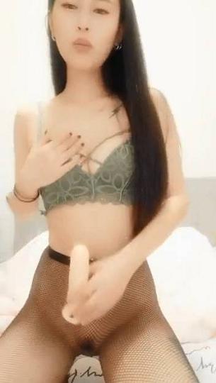 成熟御姐范美女主播自慰