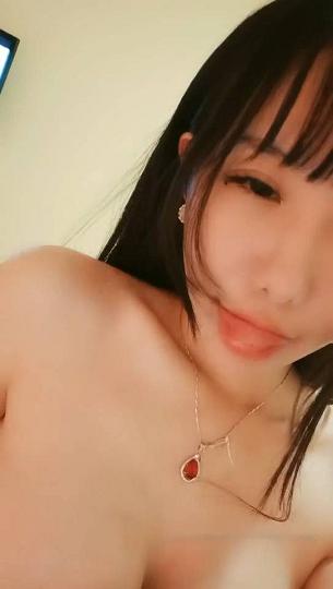 骚货主播日常扣逼自慰打洞洞