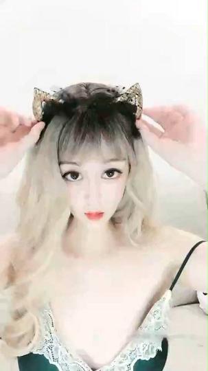猫耳少女自慰表演2