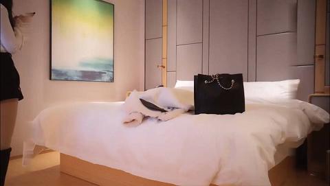 约了个短裙漂亮外围直播啪啪