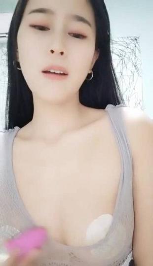 直播中的小姐姐被肏罢工了