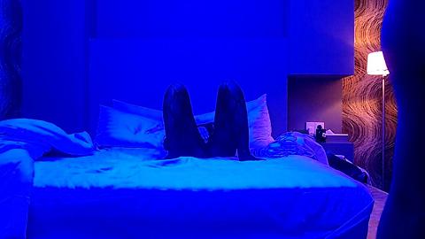 情侣度假疯狂啪啪，还不忘摄影留念