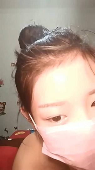 宅男女神么么哒不知道被哪个鸡巴把肚子搞大了 挺着个大肚子和狼友互动