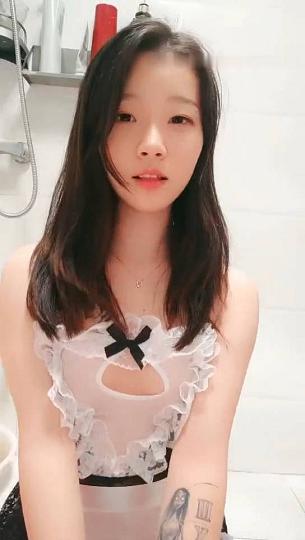 小女仆想帮主人洗澡哦。