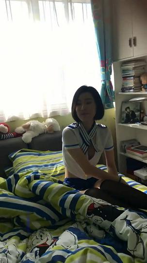 清纯短发极品学妹与男友爱爱视频流出