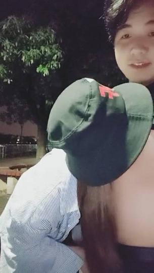 小声点邻居都睡着了小区激情直播