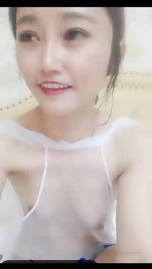 少妇主播两女两男4P啪啪