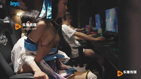 为赢比赛主动奉献身体 LB-012