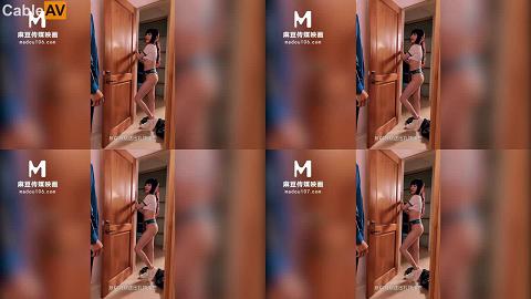 MDXS0011凤凰体育足球宝贝射门淫球赚奖金