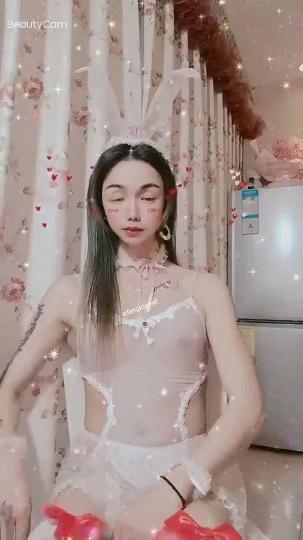 私密电报付费群贵宾席专属福利~长沙极品网红CD美佳琪露脸私拍~男女妖三性~混交5P群魔乱舞131.avi