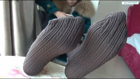 别人搜集的美女各种足控足交丝袜裸足视频福利烤肉mwzj0017