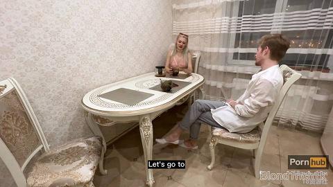 P站博主Blond1nch1k高颜值博主，身材口活都很顶级，舌头灵活，黑丝套装诱惑CUPIDENTEREDMYAPARTMENTANDALLOWEDTOFUCKHIMSELFFILLEDHERPRETTYFACEWITHMILK-Pornhub.com