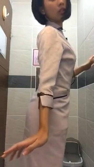 台湾情侣泄密饭店美女经理被调教上班时间B里塞跳蛋还要拿出来尝一尝5