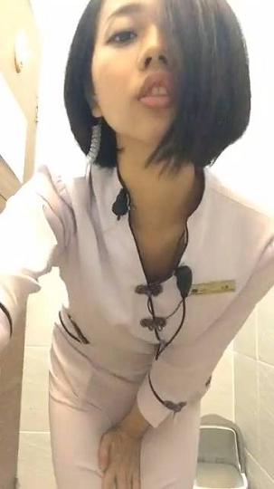 台湾情侣泄密饭店美女经理被调教上班时间B里塞跳蛋还要拿出来尝一尝4