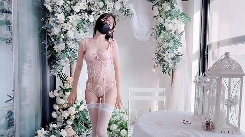 粉色情人粉色佳人的極品美穴高清1080P原版首发QDOG001.x264.aac