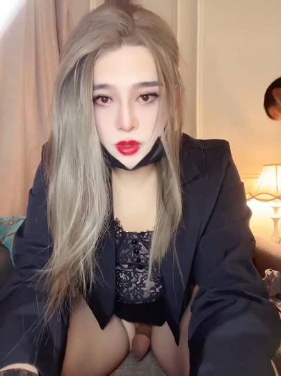 冰冷女神·Cd冷媚·精心准备迎接男朋友的到来，彼此熟悉，无套很快乐！