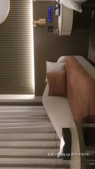 探花元老，开创外围时代大神，雀儿满天飞贵阳撩人小妖精进门就哥哥我留下来陪你好吗？哥哥，哥哥，叫个不停超清1080P修复版