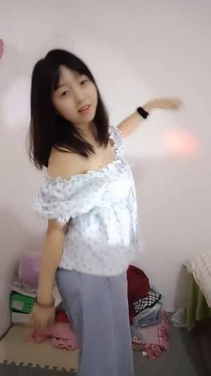 童顏大奶胖胖的極品妞