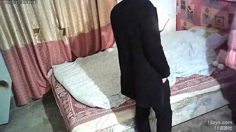 城中村几个颜值姐妹租用民房改专用炮房为各个年龄段的男性提供快餐服务有个极品干这个可惜了new_2023114