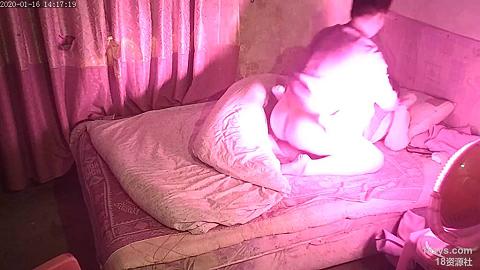 城中村几个颜值姐妹租用民房改专用炮房为各个年龄段的男性提供快餐服务有个极品干这个可惜了new_2023118