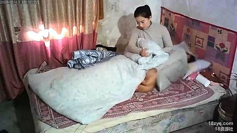 城中村几个颜值姐妹租用民房改专用炮房为各个年龄段的男性提供快餐服务有个极品干这个可惜了new_202316