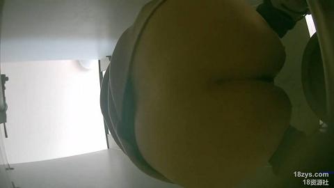 学生公寓附近女厕全景偷拍20230309130709_00003221.mov