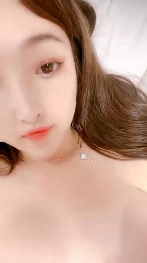 高颜值露脸极品妹子深夜诱惑