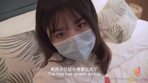 Nana性感黑丝皮裙女教师，中出之后还要口爆