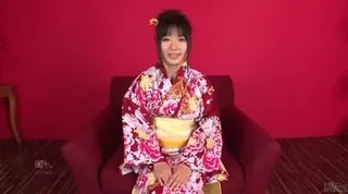 千春给日本口和交她的和服