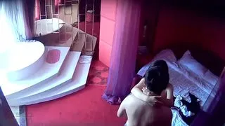 情趣酒店偷拍小胖墩和身材高挑美男豪情爱爱