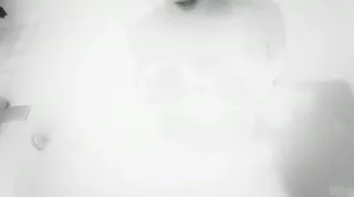 二个九0后帅哥玩双飞 两个屋伙在浴室里获得口