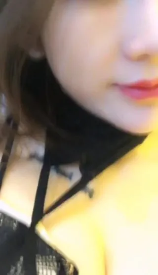 性感美男主播穿著情趣裝艷舞誘惑自蔚挑逗狼友 對白ying蕩