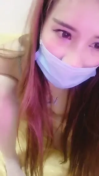 白丝气质主播和炮友一路直播 先是口 然后啪啪啪 阴毛挨剃的扞清扞净